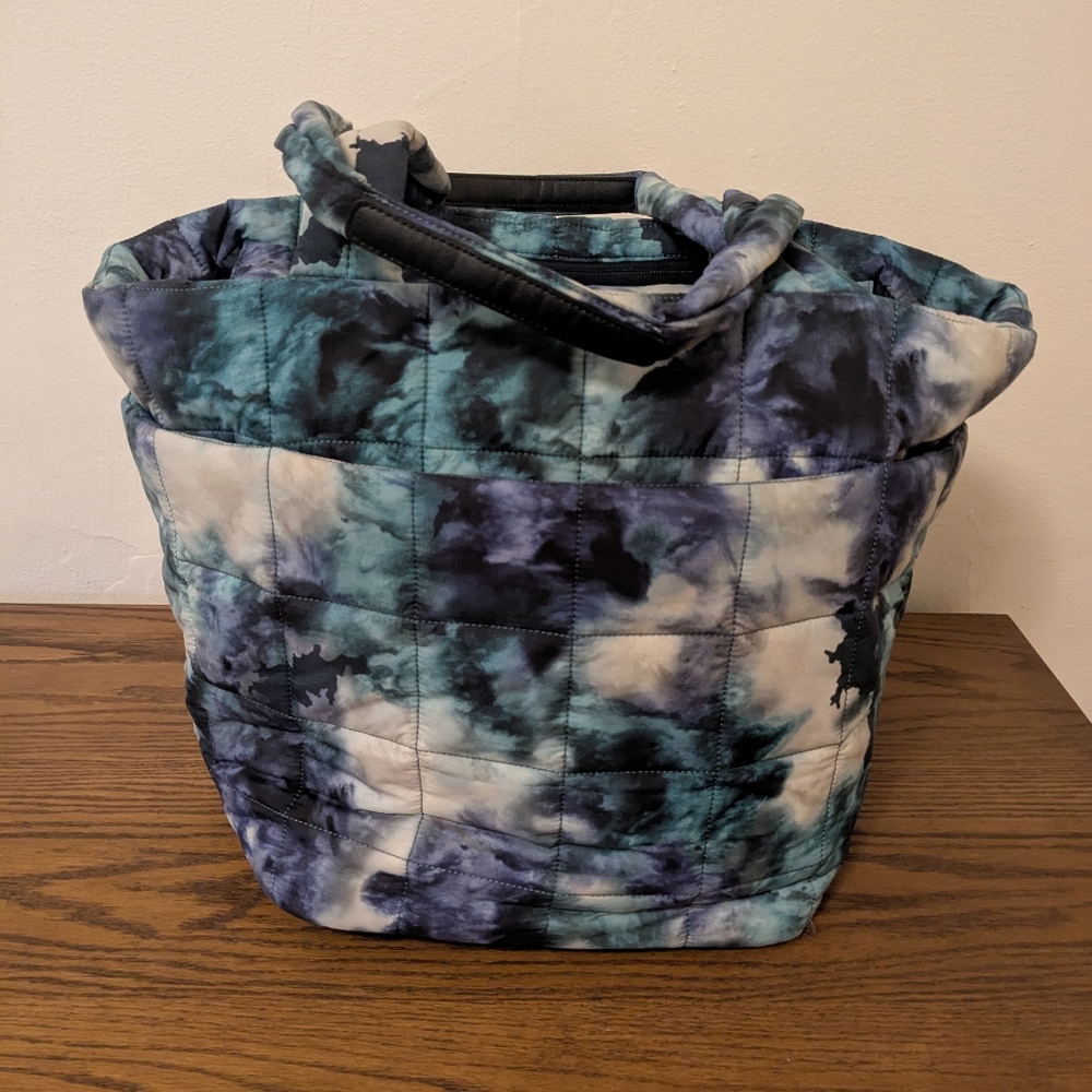 Lululemon Quilted Grid Tote Bag 26L Meteor Wash Print Multi